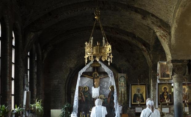 Silver Thrones in Wandering Sanctuaries | Regal Symbols of Lao Spiritual Pilgrimage
